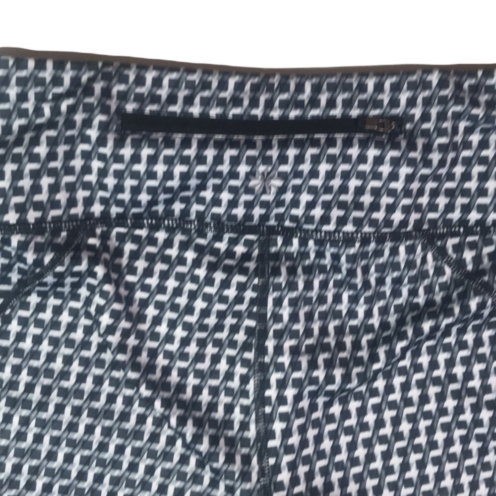 Athleta Black & White Checked Crop Leggings Size S. - Picture 9 of 9
